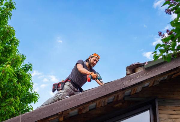 Louisville Roofing Contractors: Safe, Efficient, and Dependable